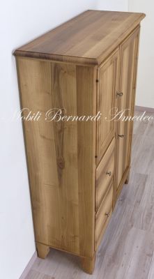 Mobile dispensa realizzato in legno massello di noce colore chiaro